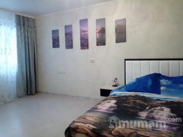 Сдам квартиру  посуточно     
1-к квартира  35 м²  на 8 этаже  10-этажного панельного дома