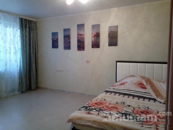 Сдам квартиру  посуточно     
1-к квартира  35 м²  на 8 этаже  10-этажного панельного дома