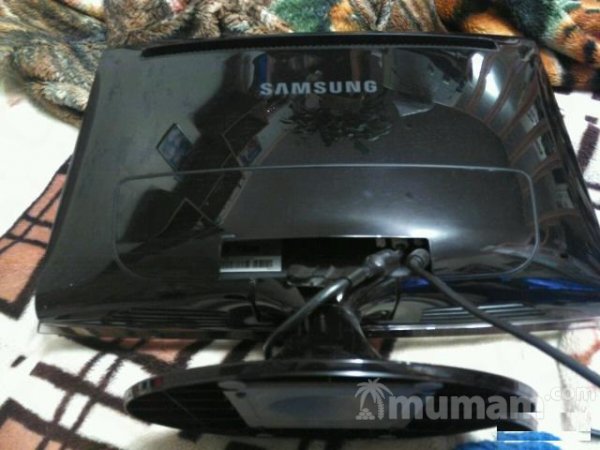 Монитор Samsung