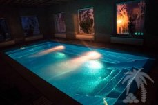 Сдам  коттедж  посуточно     
1-этажный коттедж 160 м²  ( кирпич )  на участке 4 сот.  , Киевское ш...